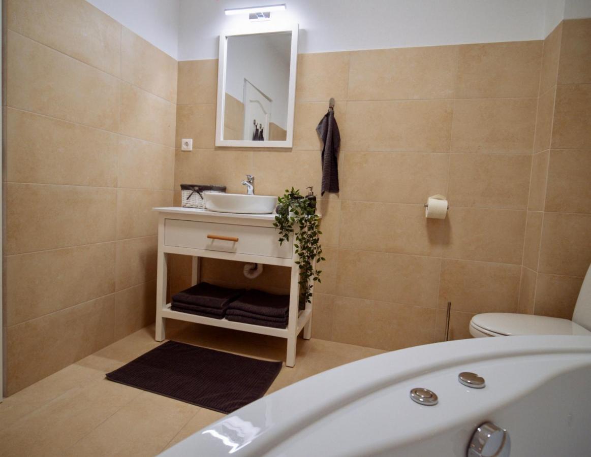 ميركورا تشيوك Zakarias Apartments المظهر الخارجي الصورة